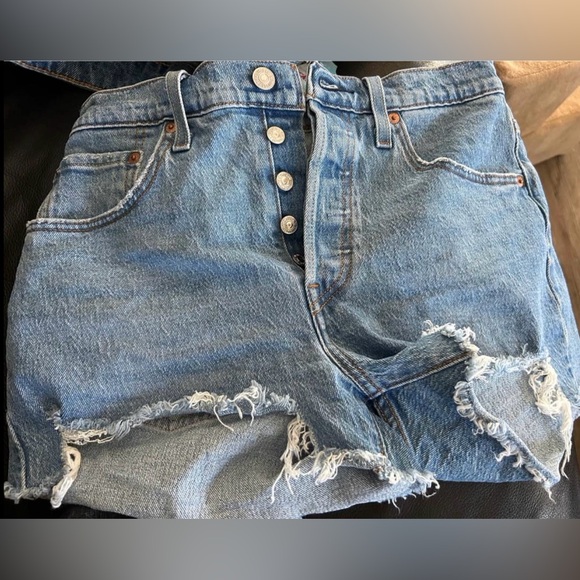 Levi 501 - Picture 2 of 5